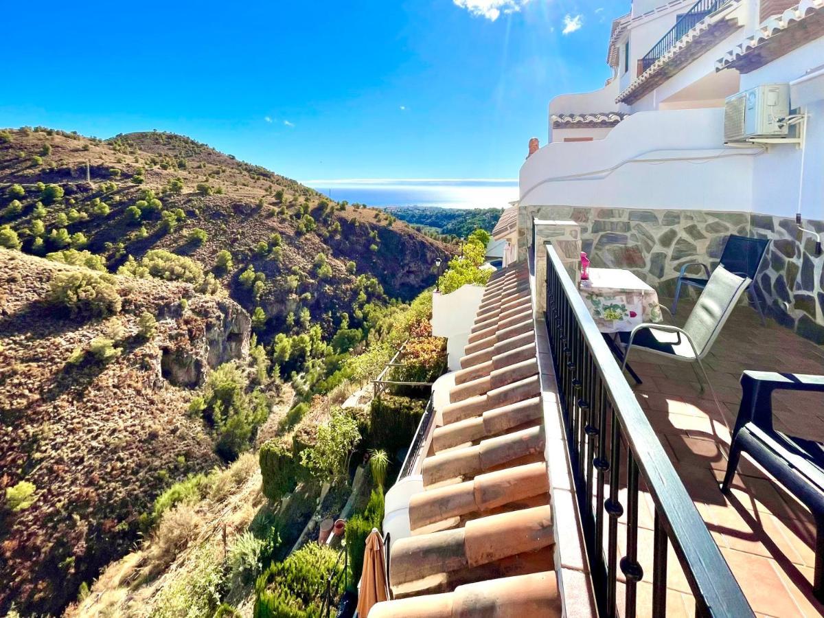 Apartamentos Axarquia , Frigiliana, Terraza Privada Con Vistas A La Montana Rio Y Al Mar Ngoại thất bức ảnh