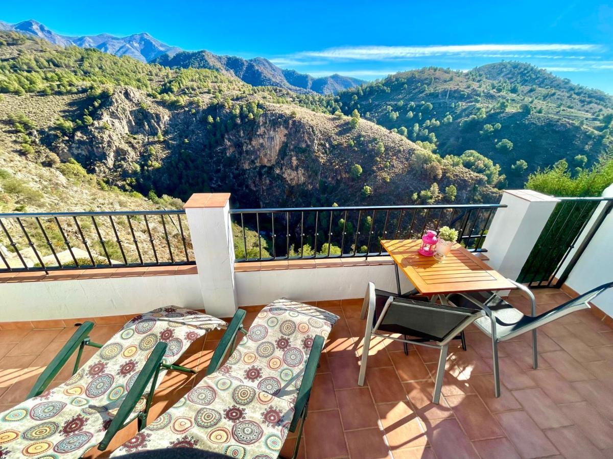 Apartamentos Axarquia , Frigiliana, Terraza Privada Con Vistas A La Montana Rio Y Al Mar Ngoại thất bức ảnh
