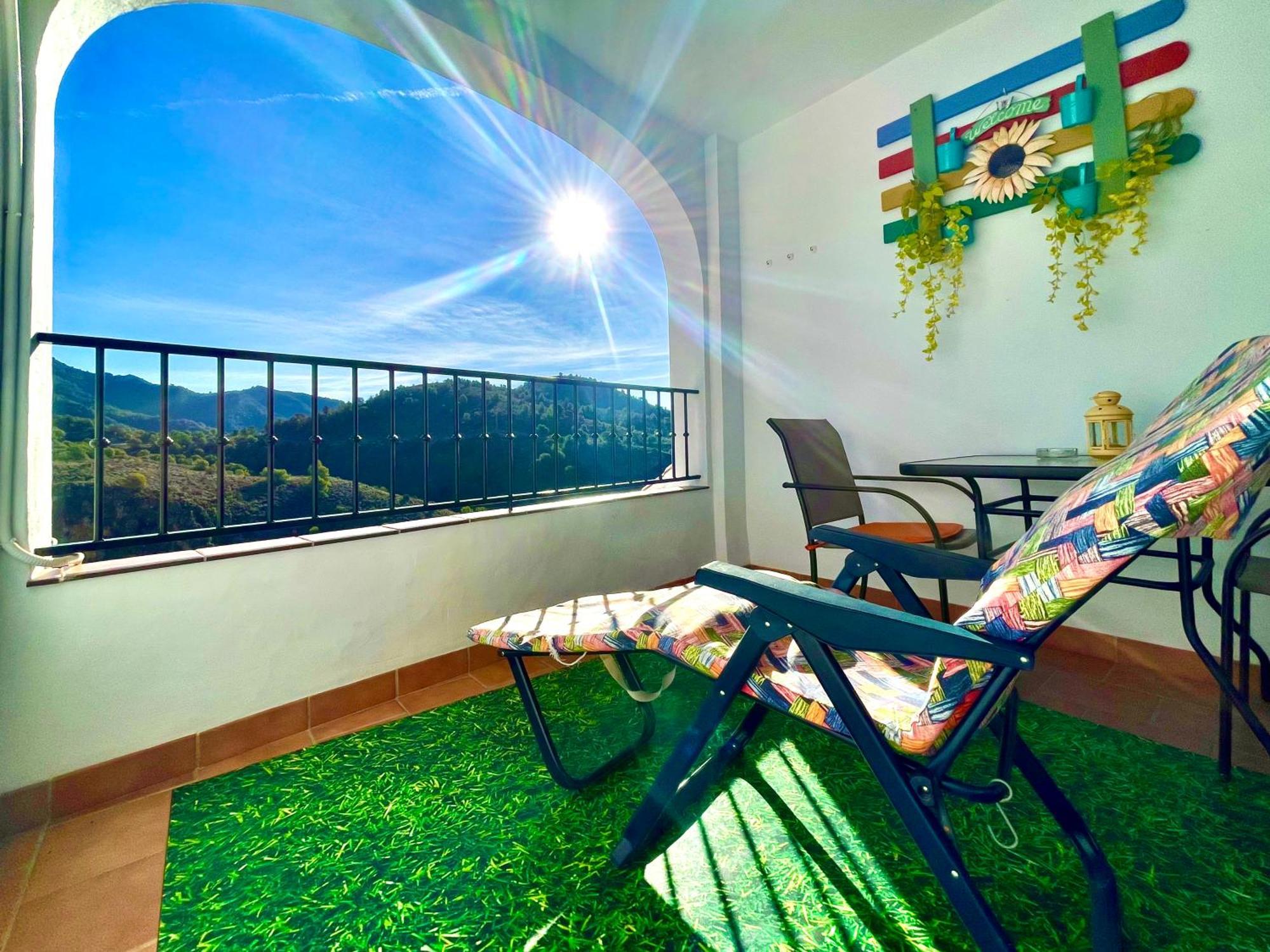 Apartamentos Axarquia , Frigiliana, Terraza Privada Con Vistas A La Montana Rio Y Al Mar Ngoại thất bức ảnh
