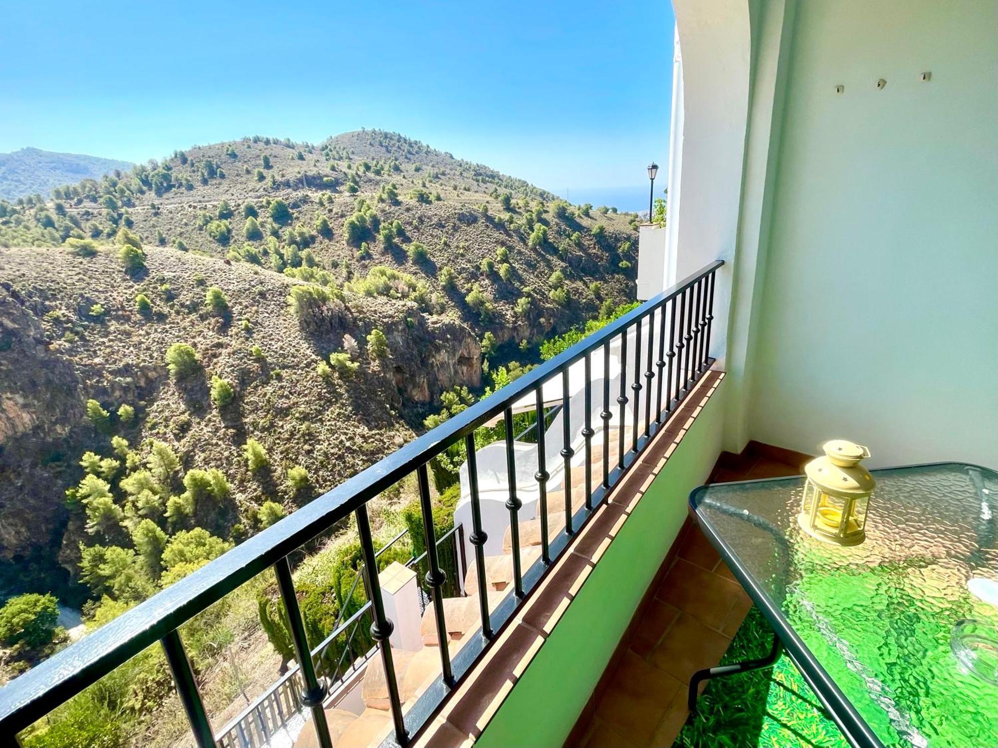 Apartamentos Axarquia , Frigiliana, Terraza Privada Con Vistas A La Montana Rio Y Al Mar Ngoại thất bức ảnh