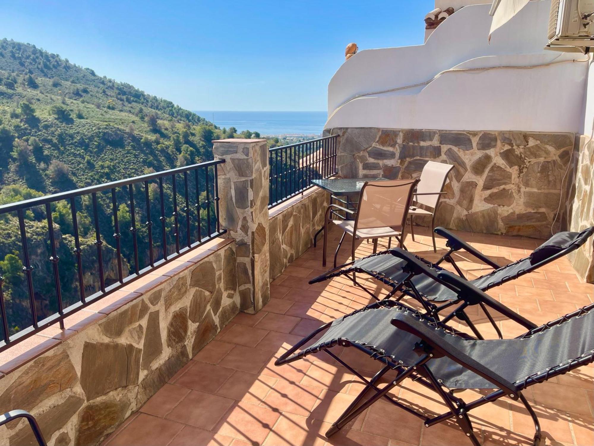 Apartamentos Axarquia , Frigiliana, Terraza Privada Con Vistas A La Montana Rio Y Al Mar Ngoại thất bức ảnh