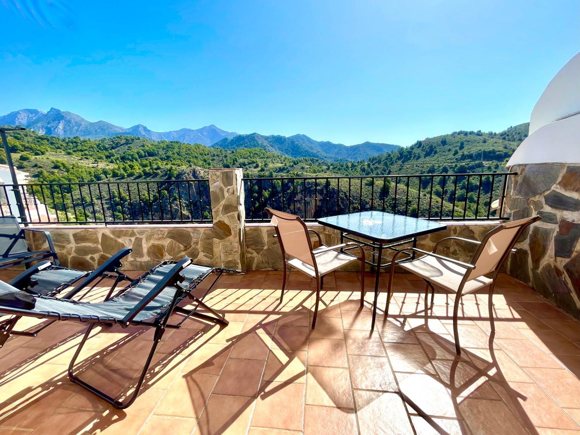 Apartamentos Axarquia , Frigiliana, Terraza Privada Con Vistas A La Montana Rio Y Al Mar Ngoại thất bức ảnh
