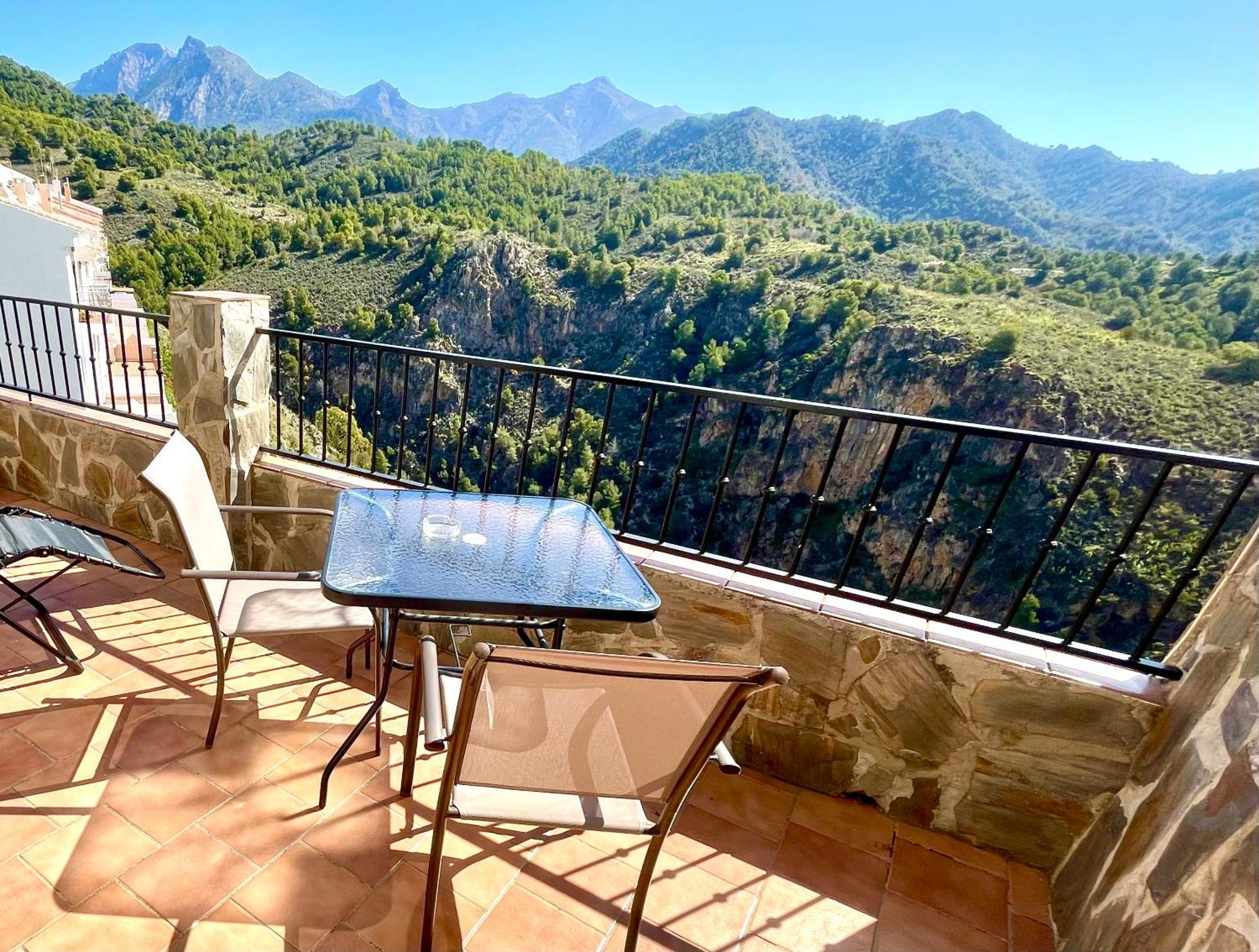 Apartamentos Axarquia , Frigiliana, Terraza Privada Con Vistas A La Montana Rio Y Al Mar Ngoại thất bức ảnh