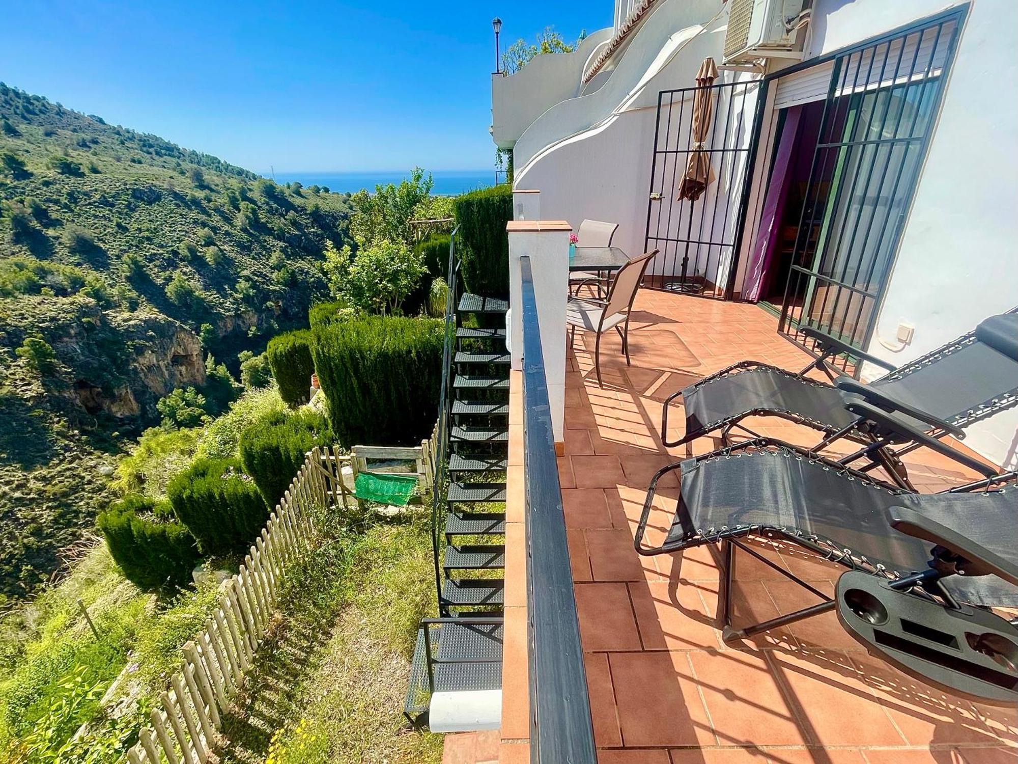 Apartamentos Axarquia , Frigiliana, Terraza Privada Con Vistas A La Montana Rio Y Al Mar Ngoại thất bức ảnh