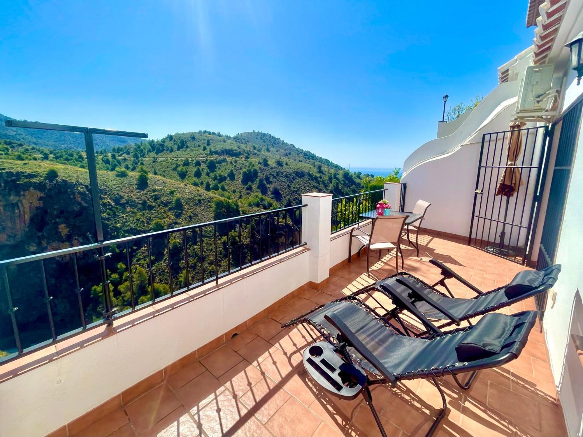 Apartamentos Axarquia , Frigiliana, Terraza Privada Con Vistas A La Montana Rio Y Al Mar Ngoại thất bức ảnh
