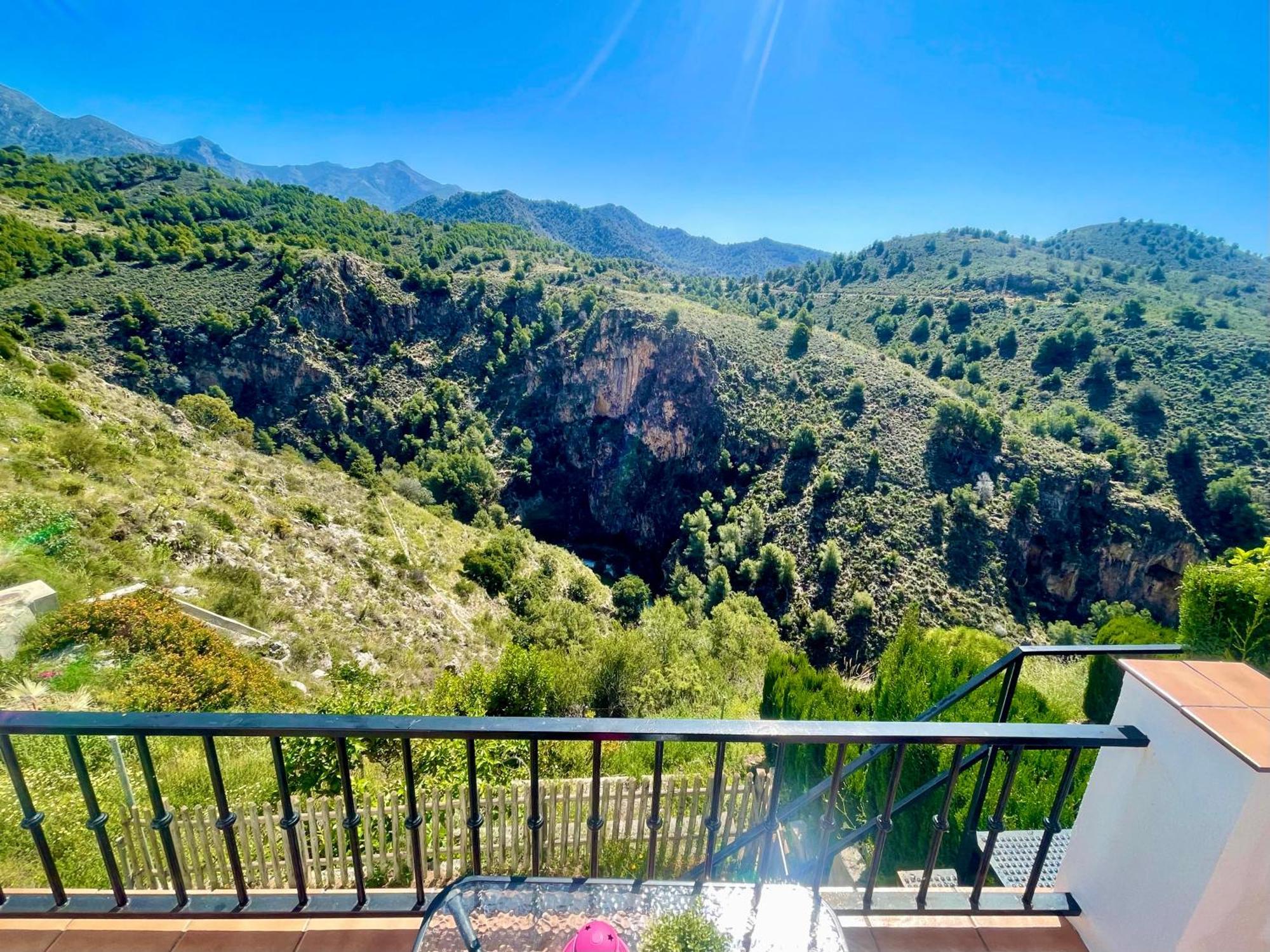 Apartamentos Axarquia , Frigiliana, Terraza Privada Con Vistas A La Montana Rio Y Al Mar Ngoại thất bức ảnh