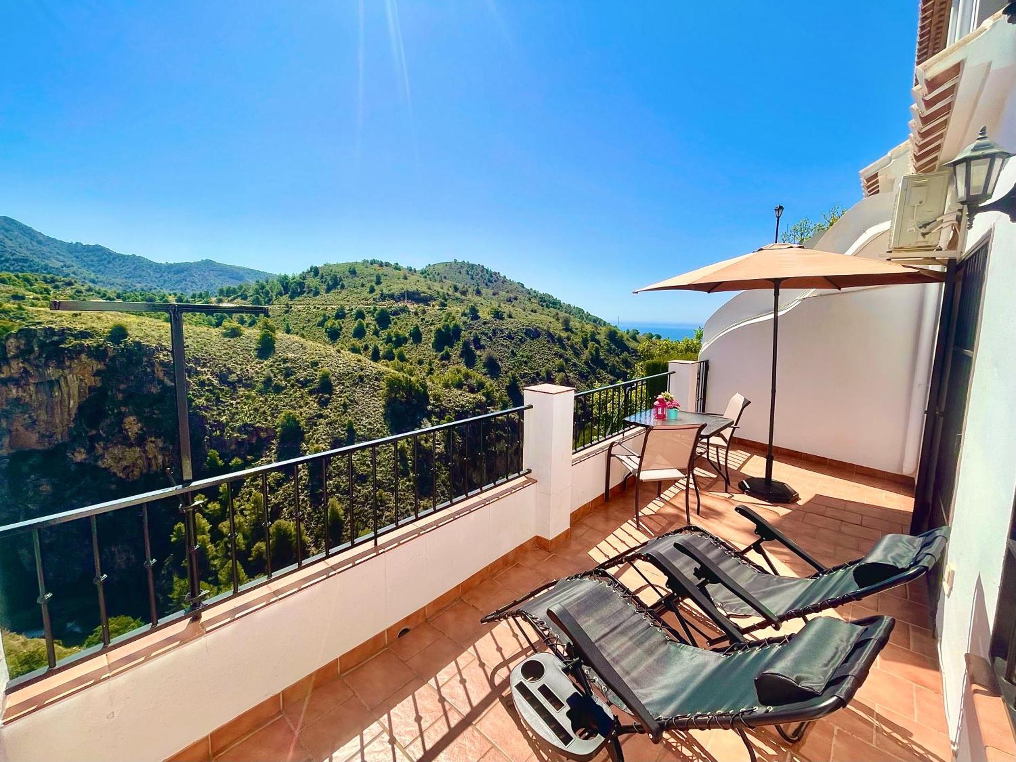 Apartamentos Axarquia , Frigiliana, Terraza Privada Con Vistas A La Montana Rio Y Al Mar Ngoại thất bức ảnh
